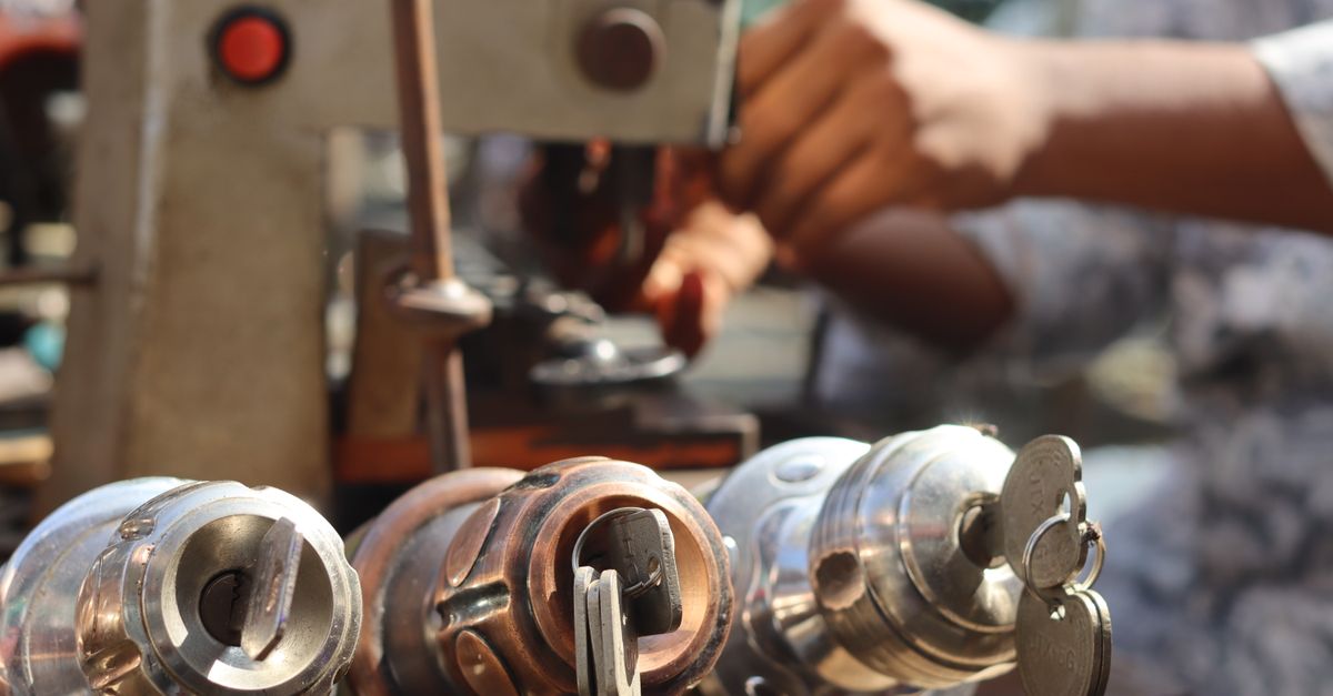 Kiosk Key Copies vs. a Local Locksmith: What's the Difference? — Orange County Pro Locksmith